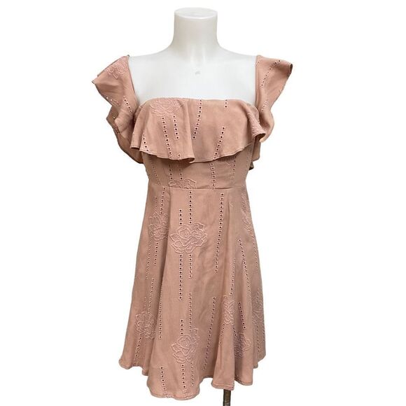 ASTR the Label Peach Ruffled Square Neck fit, and flare dress size XS - Picture 1 of 9